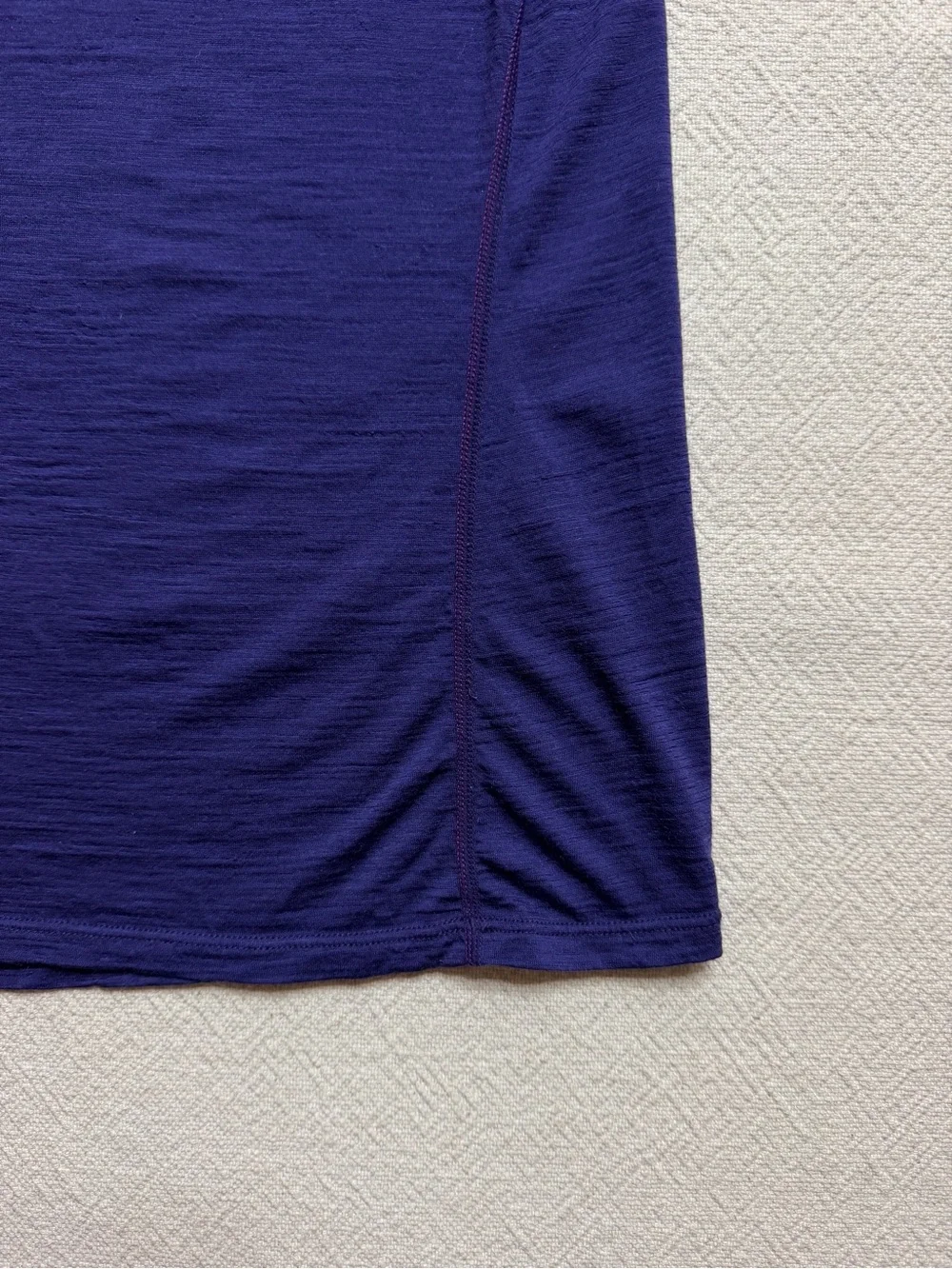 Icebreaker Merino Wool Deep Purple Short Sleeve Top M Baselayer Gorpcore Outdoor
